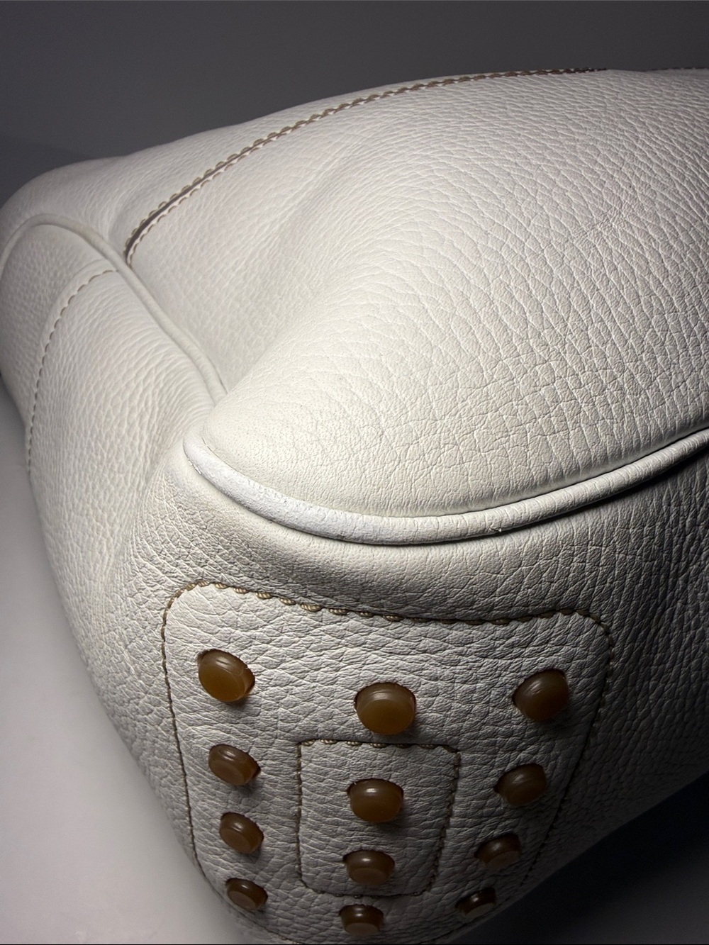 TOD’S White Pebbled Leather Shoulder Bag - Picture 8 of 13